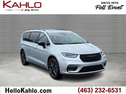 New 2026 Chrysler Pacifica Limited