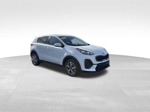 Used 2022 Kia Sportage LX image 8