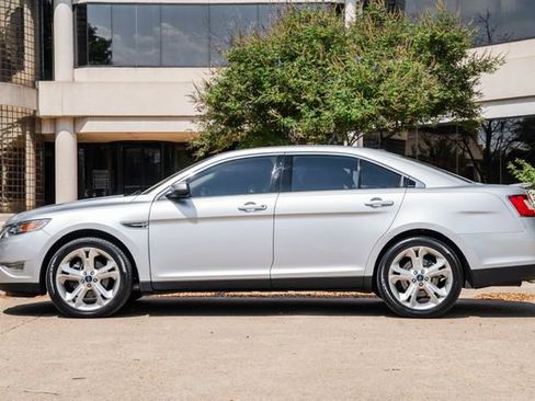Used 2010 Ford Taurus SHO image 52