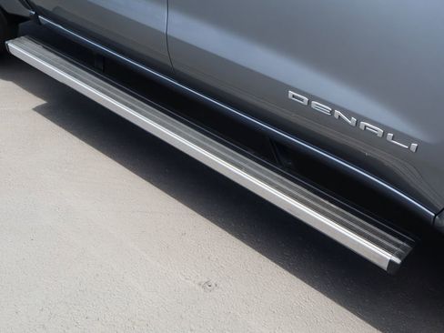 Used 2021 GMC Sierra 1500 Denali w/ Denali Premium Package AWD/4WD image 11