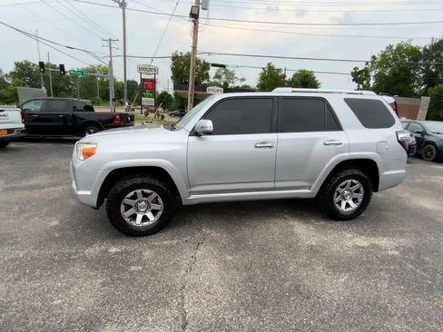 Used 2011 Toyota 4Runner Limited AWD/4WD image 6