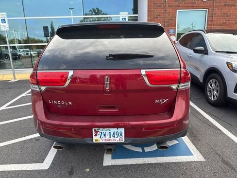 Used 2013 Lincoln MKX FWD image 5