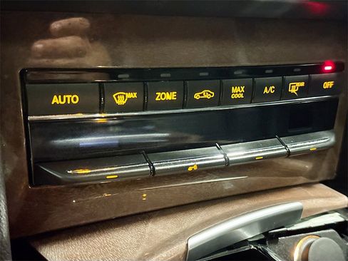 Used 2012 Mercedes-Benz E 350 4MATIC Sedan image 18