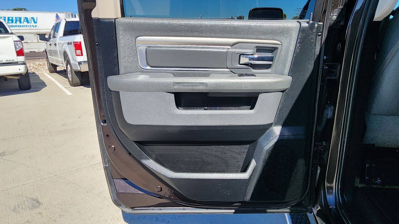 Used 2017 RAM 1500 Classic SLT AWD/4WD image 20