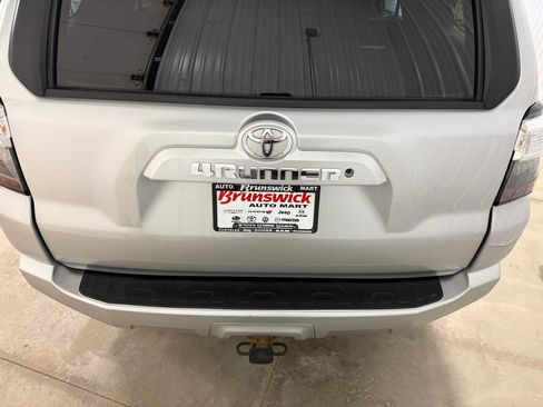 Used 2019 Toyota 4Runner SR5 Premium AWD/4WD image 16