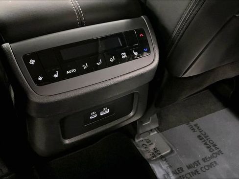 Used 2024 Nissan Pathfinder SL w/ SL Premium Package AWD/4WD image 34