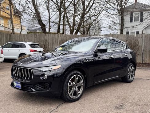 Used 2023 Maserati Levante GT AWD/4WD image 2