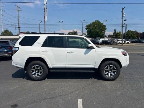 Used 2023 Toyota 4Runner TRD Off-Road Premium AWD/4WD image 8