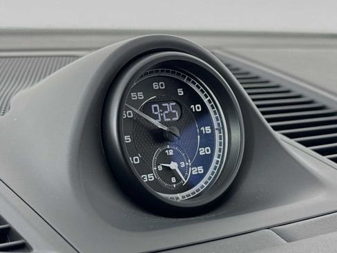 Certified 2025 Porsche Macan GTS image 17