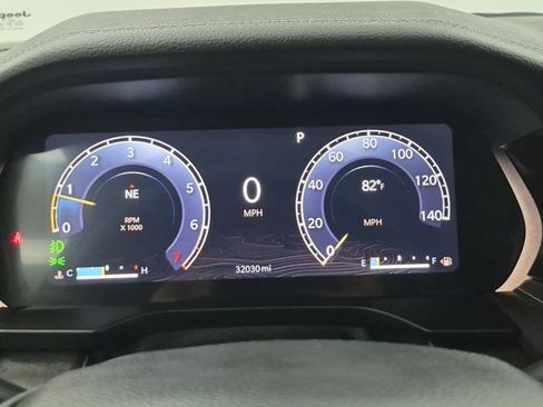 Used 2023 Jeep Grand Cherokee L Limited w/ Luxury Tech Group II AWD/4WD image 11