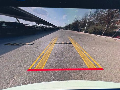 Used 2024 Mercedes-Benz GLC 300 image 9