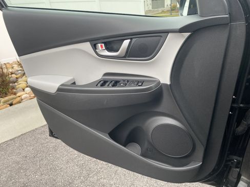 Used 2022 Hyundai Kona SEL w/ Convenience Package image 17