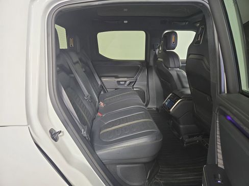 Used 2023 Rivian R1T Launch Edition image 22