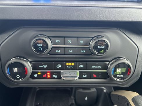 New 2025 Ford Bronco Badlands image 21