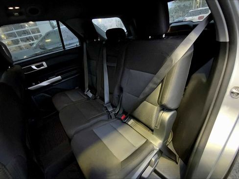 Used 2022 Ford Explorer XLT image 19