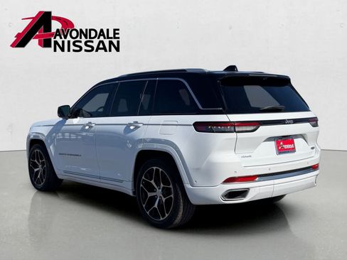 Used 2023 Jeep Grand Cherokee Summit AWD/4WD image 3