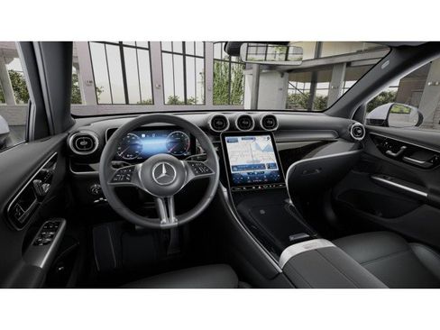 Certified 2025 Mercedes-Benz GLC 300 image 3