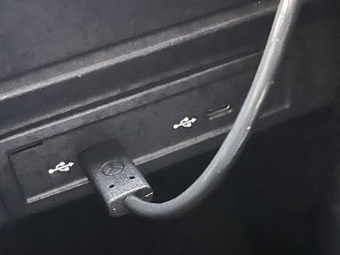 Used 2022 Mercedes-Benz EQB 350 4MATIC image 22