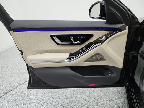 Used 2024 Mercedes-Benz S 580 4MATIC Sedan image 12