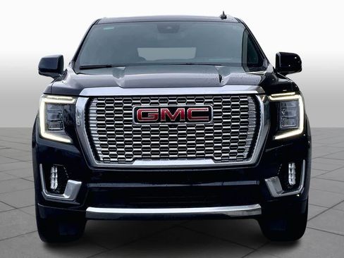 Used 2023 GMC Yukon XL Denali image 3