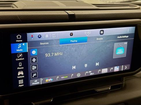 Used 2025 Jeep Wrangler Willys image 14