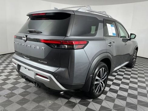 Certified 2025 Nissan Pathfinder Platinum FWD image 11