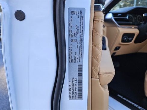 New 2025 Jeep Grand Cherokee Summit image 7