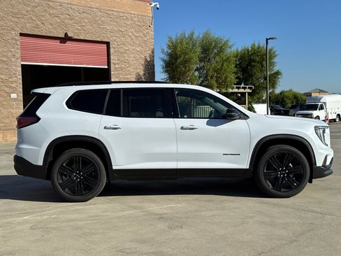Used 2026 GMC Acadia Elevation w/ Black Edition FWD image 7