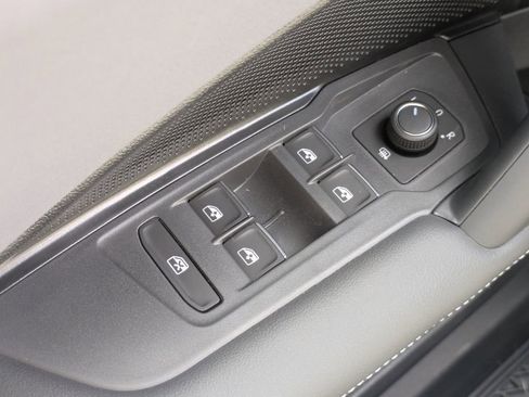 New 2026 Volkswagen Tiguan SE R-Line FWD image 22