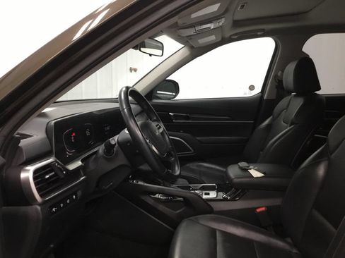 Used 2025 Kia Telluride S AWD/4WD image 5