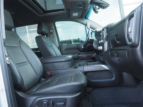 Used 2023 GMC Sierra 3500 Denali w/ Denali Ultimate Package image 25