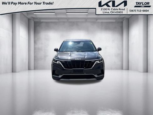 Used 2024 Kia Carnival LX FWD image 4