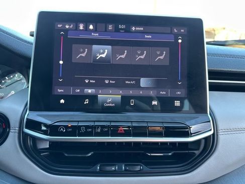 Certified 2022 Jeep Compass Limited image 34