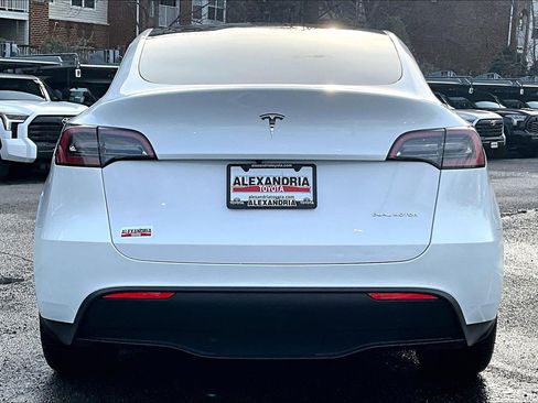 Used 2023 Tesla Model Y Long Range image 4