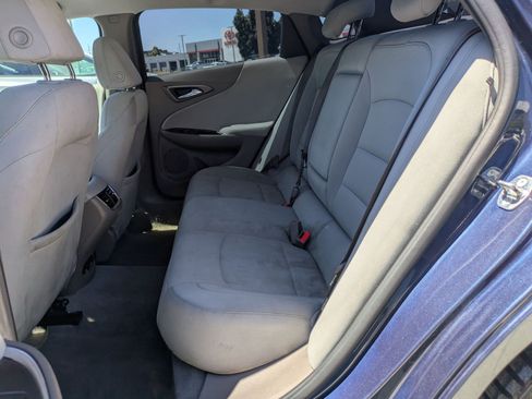 Used 2017 Chevrolet Malibu LT FWD image 28