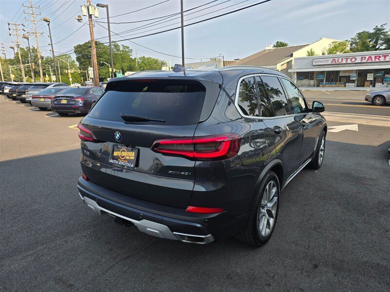Used 2021 BMW X5 xDrive40i w/ Premium Package AWD/4WD image 3