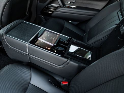 Used 2023 Land Rover Range Rover SV image 38