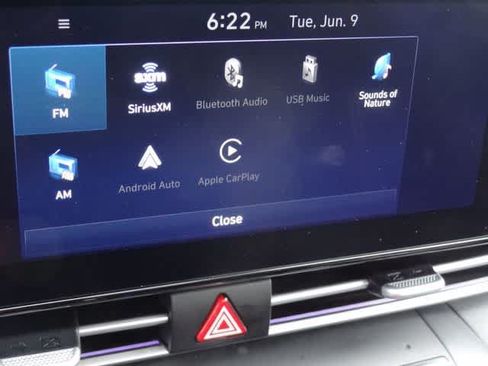 Used 2024 Hyundai Elantra SEL FWD image 25