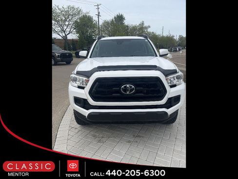 Used 2020 Toyota Tacoma SR AWD/4WD image 2