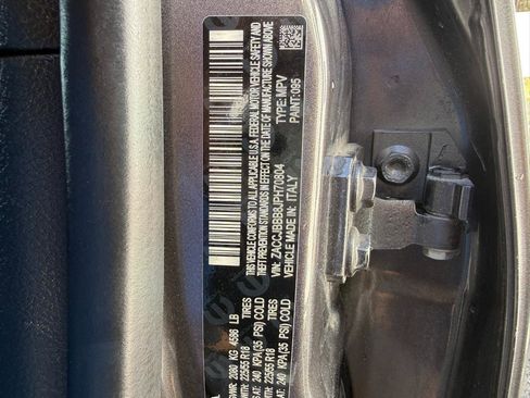 Used 2018 Jeep Renegade Altitude w/ UConnect 8.4 Nav Group image 37