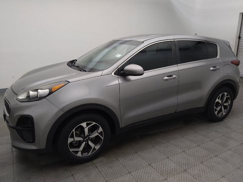 Used 2020 Kia Sportage LX FWD image 2