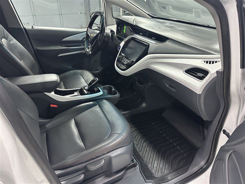 Used 2020 Chevrolet Bolt Premier w/ Infotainment Package FWD image 11