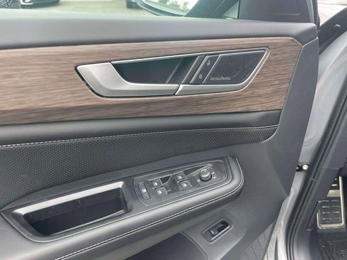 New 2026 Volkswagen Atlas SE image 18