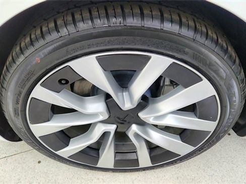 Used 2024 Tesla Model 3 Long Range image 54