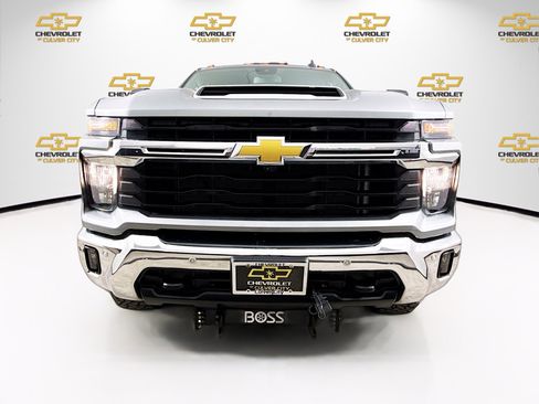 Used 2025 Chevrolet Silverado 3500 LT w/ All Star Edition AWD/4WD image 2