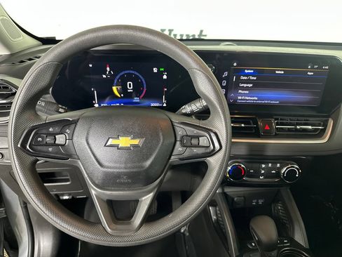 Used 2025 Chevrolet TrailBlazer LT AWD/4WD image 15