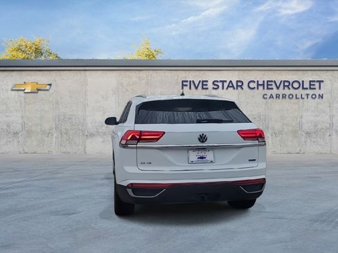 Used 2020 Volkswagen Atlas Cross Sport SE w/ Towing Package image 7