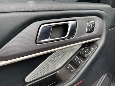 Used 2025 Ford Explorer ST RWD image 30