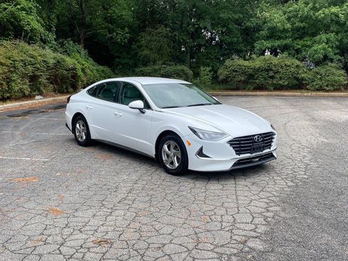 Used 2021 Hyundai Sonata SE w/ Winter Weather Package FWD image 3
