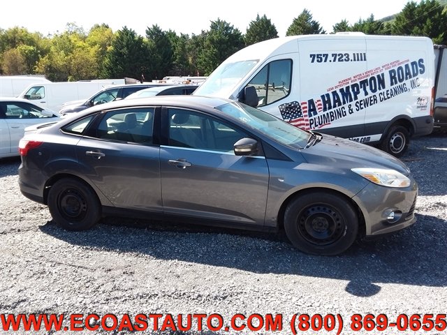 Used 2012 Ford Focus SE w/ SE Winter Pkg FWD image 1